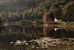 MPP1033 - Cabin at the Lake - 18x12