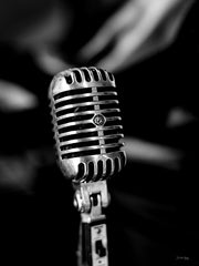 RIG259 - Vintage Microphone - 12x16