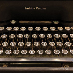 CIN1142 - Smith Corona Typewriter